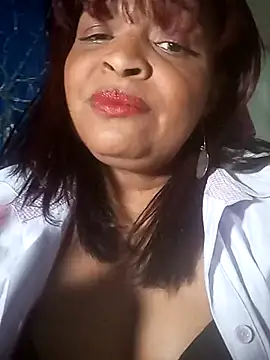 Snapshot of _violetta_- chatting on February 23, 2025, 1:24 am  violetta - online show from February 23, 2025, 1:24 am