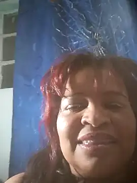 Snapshot of _violetta_- chatting on February 24, 2025, 12:09 am  violetta - online show from February 24, 2025, 12:09 am