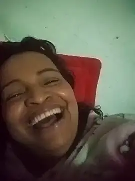 Snapshot of _violetta_- chatting on February 25, 2025, 2:03 am  violetta - online show from February 25, 2025, 2:03 am