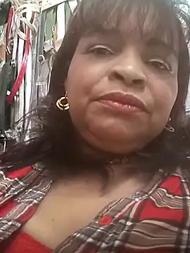 Snapshot of _violetta_- chatting on February 25, 2025, 2:11 pm  violetta - online show from February 25, 2025, 2:11 pm