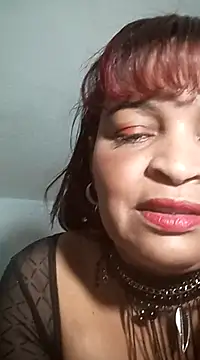 Snapshot of _violetta_- chatting on February 27, 2025, 2:10 pm  violetta - online show from February 27, 2025, 2:10 pm