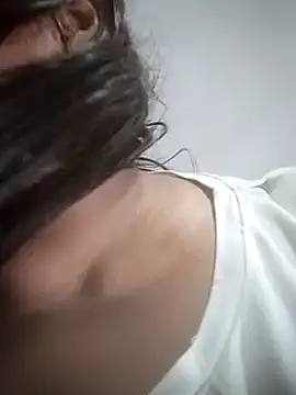 Snapshot of _violetta_- chatting on March 2, 2025, 12:53 am  violetta - online show from March 2, 2025, 12:53 am