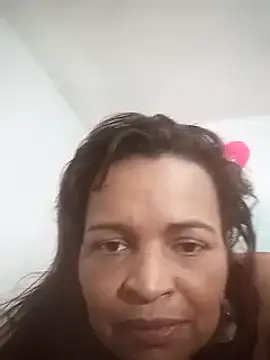 Snapshot of _violetta_- chatting on March 3, 2025, 11:24 pm  violetta - online show from March 3, 2025, 11:24 pm