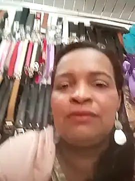 Snapshot of _violetta_- chatting on March 5, 2025, 3:29 pm  violetta - online show from March 5, 2025, 3:29 pm