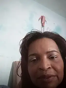 Snapshot of _violetta_- chatting on March 6, 2025, 1:27 am  violetta - online show from March 6, 2025, 1:27 am