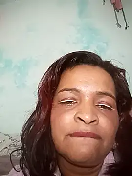 Snapshot of _violetta_- chatting on March 7, 2025, 9:48 pm  violetta - online show from March 7, 2025, 9:48 pm
