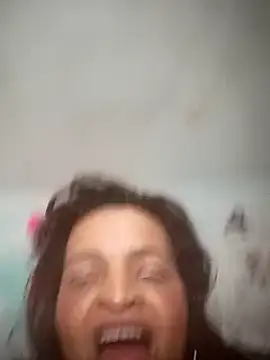Snapshot of _violetta_- chatting on March 12, 2025, 3:13 am  violetta - online show from March 12, 2025, 3:13 am