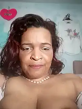 Snapshot of _violetta_- chatting on March 12, 2025, 11:44 pm  violetta - online show from March 12, 2025, 11:44 pm