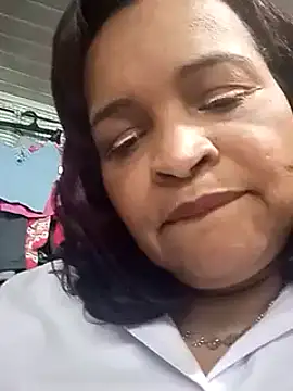 Snapshot of _violetta_- chatting on March 15, 2025, 11:28 pm  violetta - online show from March 15, 2025, 11:28 pm