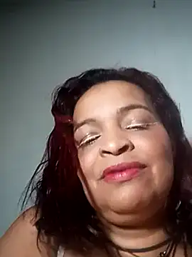 Snapshot of _violetta_- chatting on March 18, 2025, 6:26 pm  violetta - online show from March 18, 2025, 6:26 pm