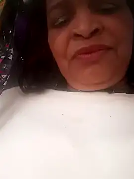 Snapshot of _violetta_- chatting on March 22, 2025, 9:31 pm  violetta - online show from March 22, 2025, 9:31 pm