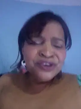 Snapshot of _violetta_- chatting on September 13, 2025, 2:28 pm  violetta - online show from September 13, 2025, 2:28 pm