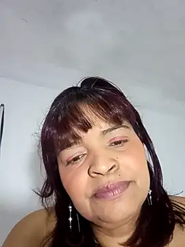 Snapshot of _violetta_- chatting on September 26, 2025, 12:20 pm  violetta - online show from September 26, 2025, 12:20 pm