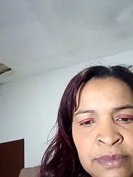 Snapshot of _violetta_- chatting on October 1, 2025, 1:00 am  violetta - online show from October 1, 2025, 1:00 am