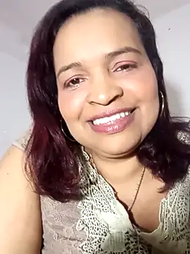 Snapshot of _violetta_- chatting on October 7, 2025, 1:03 am  violetta - online show from October 7, 2025, 1:03 am