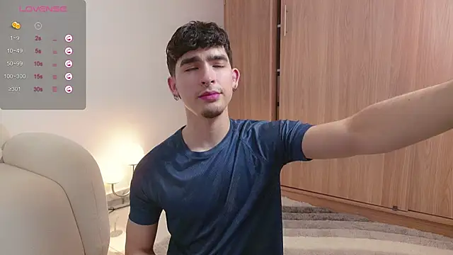 Snapshot of zenn_rush1 chatting on March 7, 2025, 1:29 pm zenn rush1 online show from March 7, 2025, 1:29 pm