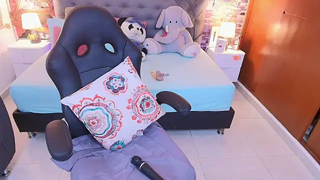 italy   boobs online show from October 13, 2025, 1:00 pm