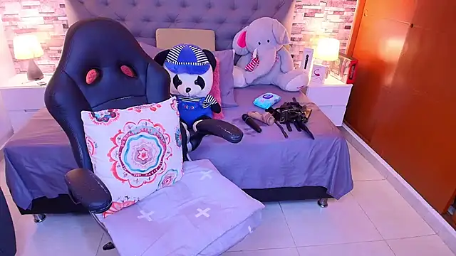 italy   boobs online show from November 26, 2025, 8:15 am