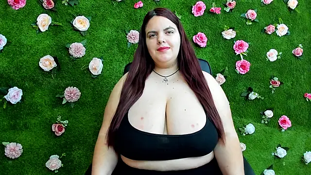Huge Titties  online show from March 1, 2025, 5:09 am