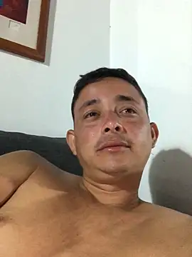 Snapshot of isacalejandroo chatting on January 2, 2025, 12:45 am isacalejandroo online show from January 2, 2025, 12:45 am