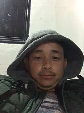 Snapshot of isacalejandroo chatting on January 4, 2025, 1:52 am isacalejandroo online show from January 4, 2025, 1:52 am