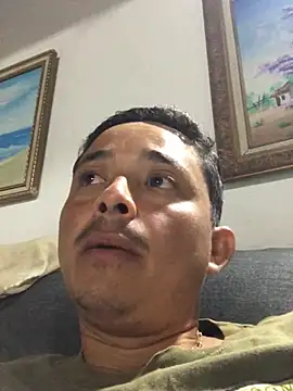 Snapshot of isacalejandroo chatting on January 16, 2025, 4:17 am isacalejandroo online show from January 16, 2025, 4:17 am