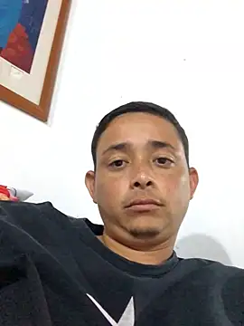 Snapshot of isacalejandroo chatting on January 22, 2025, 1:10 am isacalejandroo online show from January 22, 2025, 1:10 am