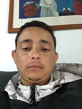 Snapshot of isacalejandroo chatting on January 26, 2025, 2:03 am isacalejandroo online show from January 26, 2025, 2:03 am