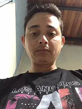 Snapshot of isacalejandroo chatting on January 27, 2025, 4:30 am isacalejandroo online show from January 27, 2025, 4:30 am