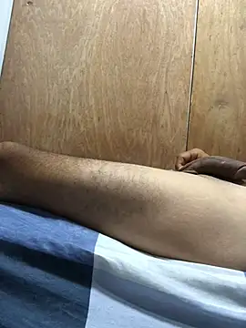 Snapshot of isacalejandroo chatting on January 28, 2025, 5:32 am isacalejandroo online show from January 28, 2025, 5:32 am