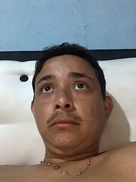 Snapshot of isacalejandroo chatting on February 9, 2025, 4:04 am isacalejandroo online show from February 9, 2025, 4:04 am