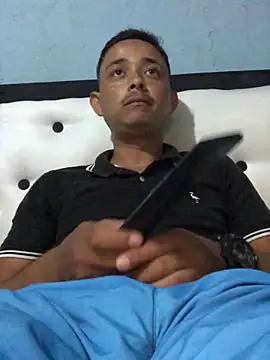 Snapshot of isacalejandroo chatting on February 11, 2025, 3:29 am isacalejandroo online show from February 11, 2025, 3:29 am