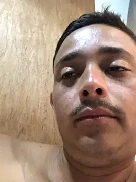 Snapshot of isacalejandroo chatting on February 14, 2025, 7:44 pm isacalejandroo online show from February 14, 2025, 7:44 pm