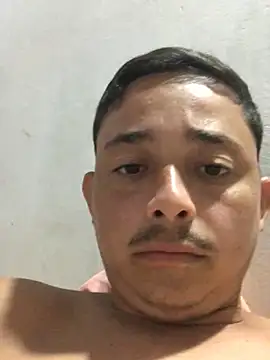 Snapshot of isacalejandroo chatting on February 26, 2025, 1:43 am isacalejandroo online show from February 26, 2025, 1:43 am