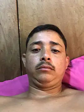 Snapshot of isacalejandroo chatting on March 4, 2025, 2:42 pm isacalejandroo online show from March 4, 2025, 2:42 pm