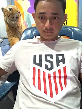 Snapshot of isacalejandroo chatting on March 9, 2025, 8:42 pm isacalejandroo online show from March 9, 2025, 8:42 pm