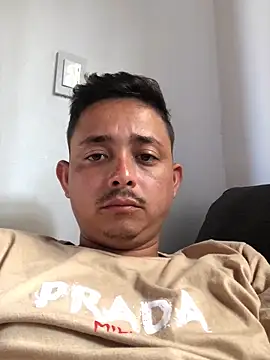 Snapshot of isacalejandroo chatting on September 17, 2025, 6:42 pm isacalejandroo online show from September 17, 2025, 6:42 pm