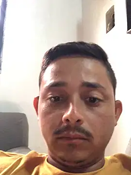 Snapshot of isacalejandroo chatting on January 9, 2026, 2:53 pm isacalejandroo online show from January 9, 2026, 2:53 pm