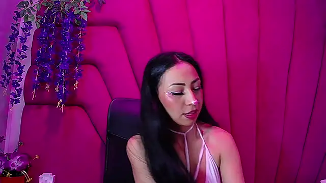 nathalia pink online show from October 28, 2025, 2:09 pm