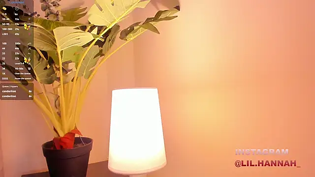 Snapshot of lil_hanna18 chatting on December 21, 2024, 1:53 pm lil hanna18 online show from December 21, 2024, 1:53 pm