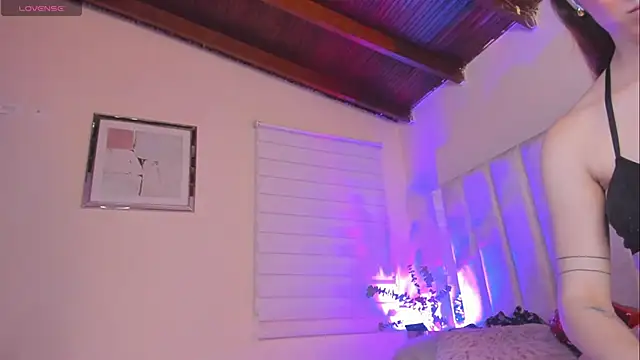 Snapshot of lil_hanna18 chatting on February 20, 2025, 11:42 am lil hanna18 online show from February 20, 2025, 11:42 am