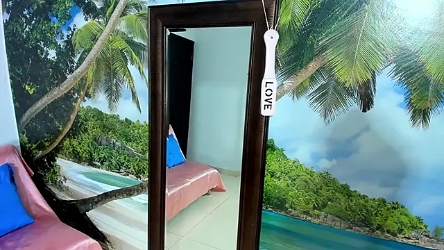 Mieldeluna online show from January 4, 2025, 5:48 am