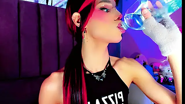 dollswit01 online show from September 12, 2025, 2:50 pm