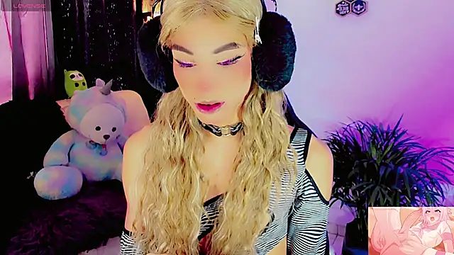 dollswit01 online show from March 6, 2026, 2:57 pm