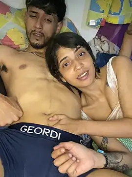 Rouuus12 online show from April 17, 2026, 2:03 am