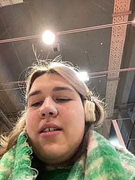 SuzieMurray online show from March 11, 2025, 8:09 am