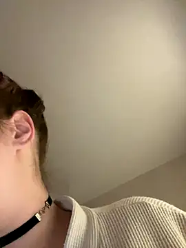 SuzieMurray online show from September 18, 2025, 10:17 am