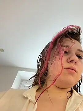 SuzieMurray online show from October 4, 2025, 11:08 am