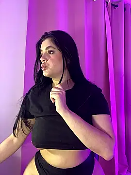 kimberlyhills1 online show from January 6, 2026, 5:05 pm