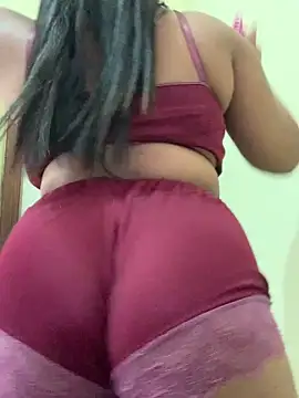 nanaypretinha online show from February 10, 2025, 6:13 pm